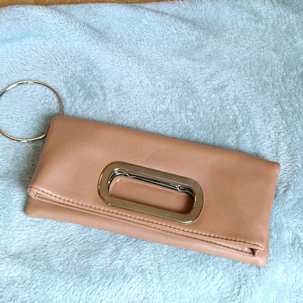 Tan NWOT  versatile clutch